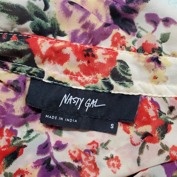 Nasty Gal Floral Button Down Shirt - Picture 5 of 7